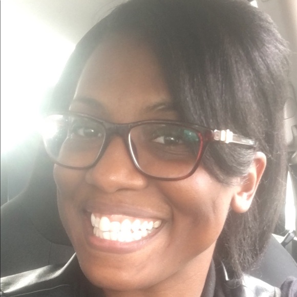 Meet your Posher, Ebony - Picture 1 of 2